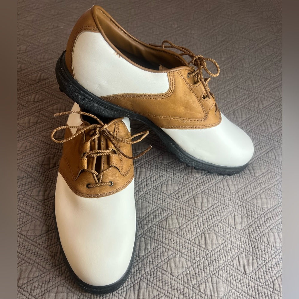 NIKE Air Wickie Last Golf Shoe 8.5 White/Brown Leather SPIKELESS Saddle